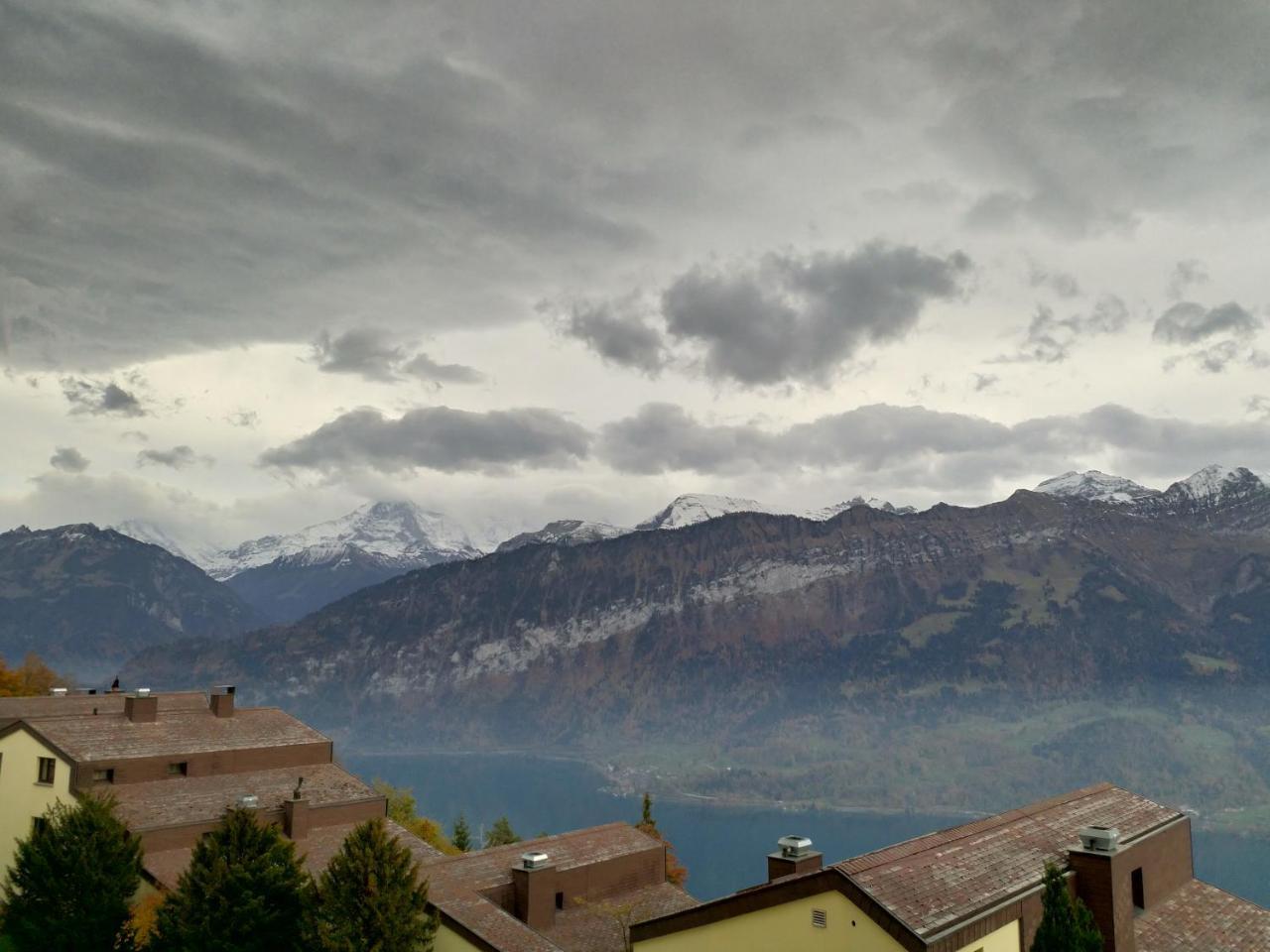 Swiss Seeblick Apartment Mit Hotelanbindung Beatenberg Buitenkant foto